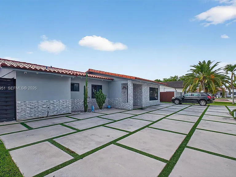 2431 SW 127th Ave — Photo 33