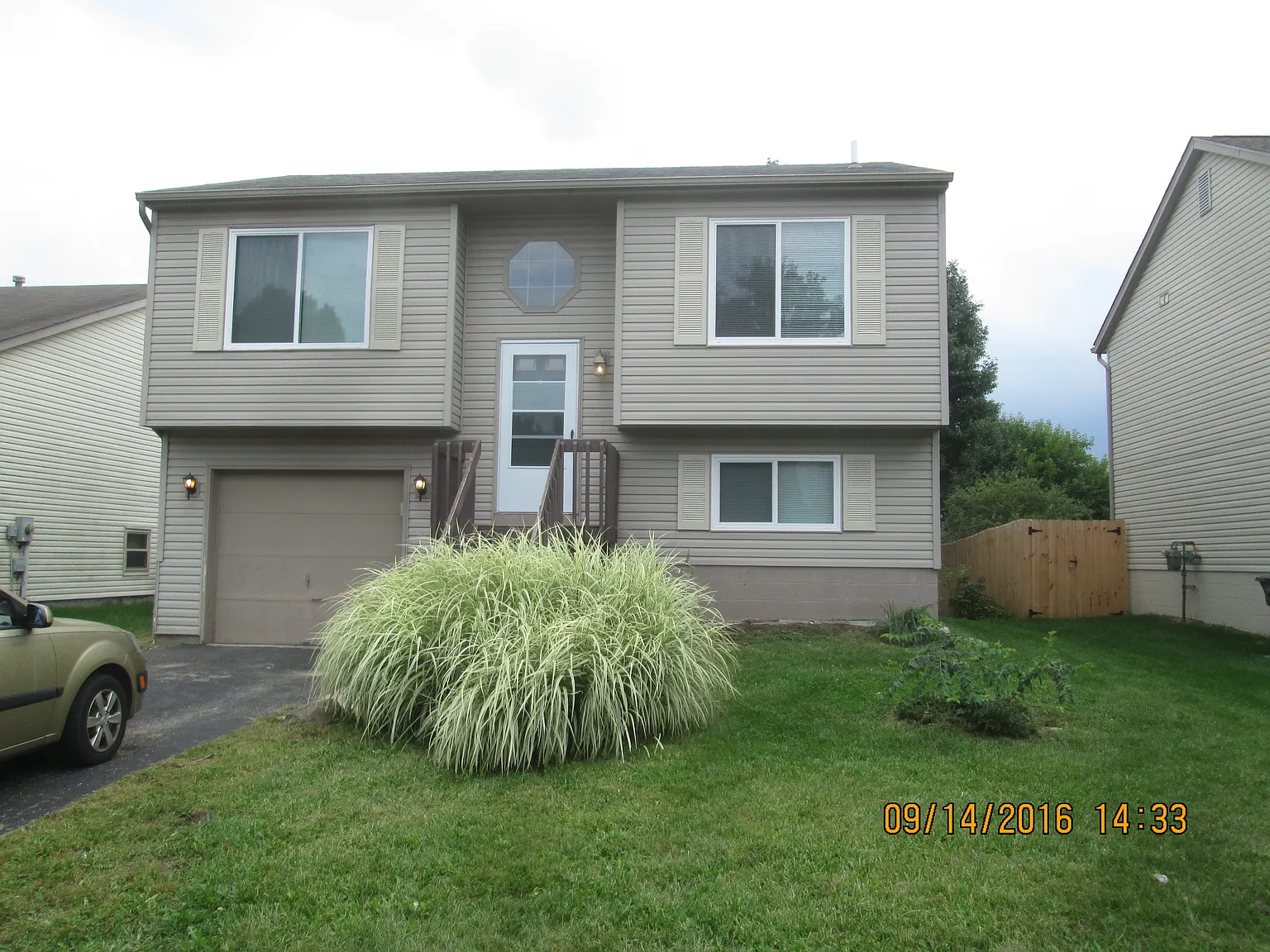 1069 Viewpointe Dr photo 1