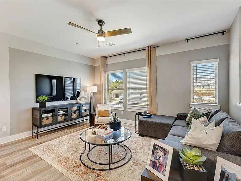 Carmel Villas — Photo 88