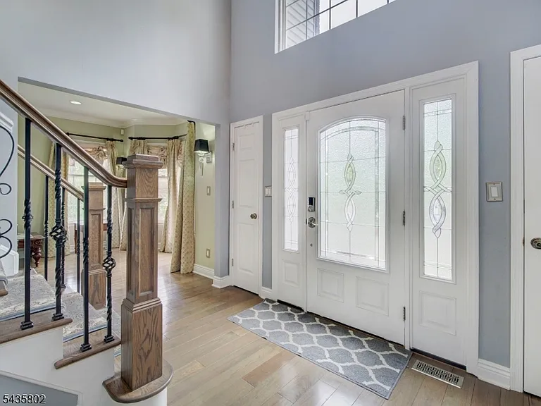 14 Hemingway Dr — Photo 2