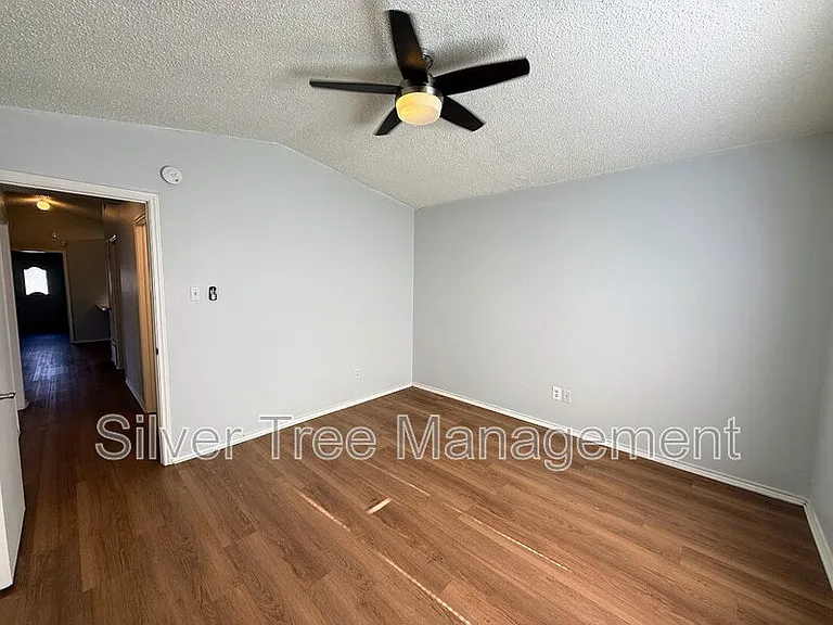 6847 S Creek Dr — Photo 19