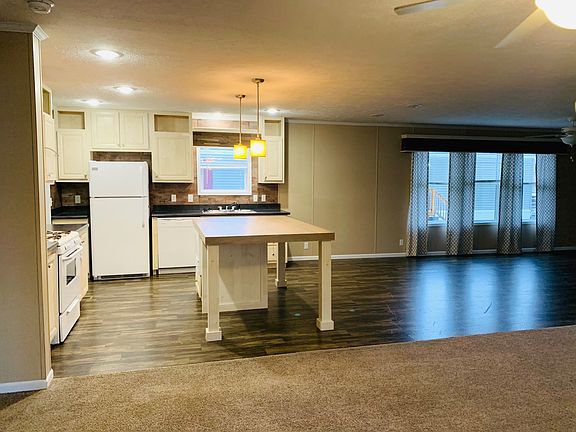 3rd image of 92 Quail Ct