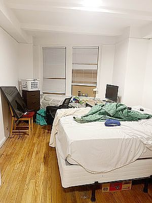 2nd image of 304 E 41st St APT 305A