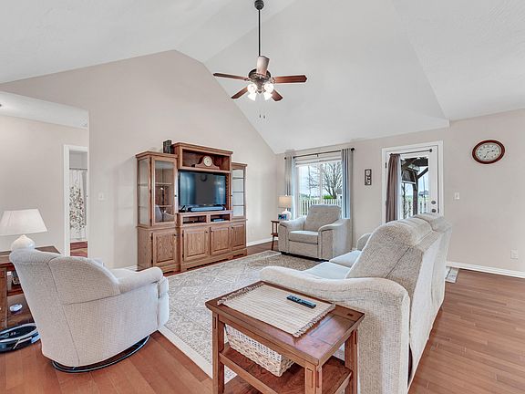 5th image of 1704 E Furlough Drive