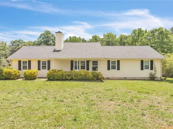 205 Planters Walk, Locust Grove, GA 30248