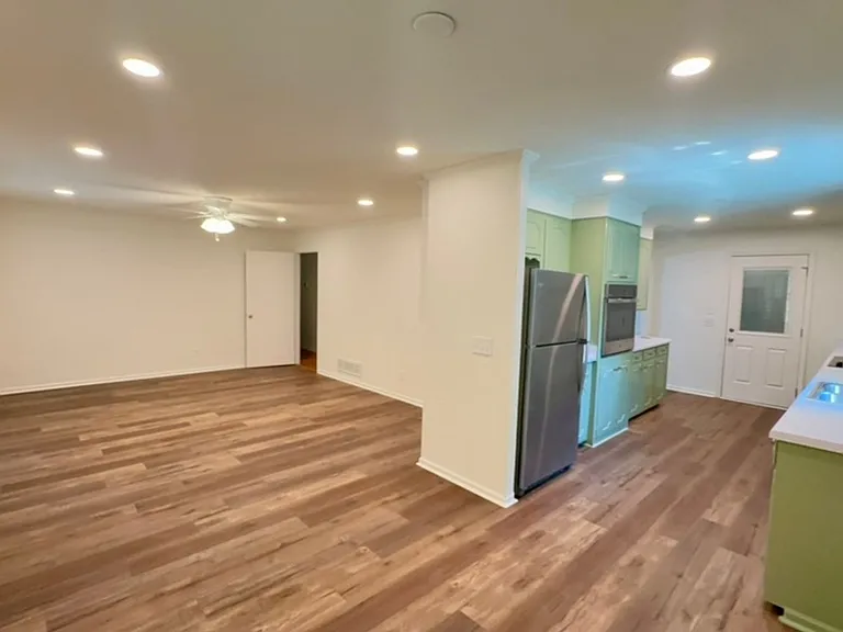 1110 Slann Dr — Photo 7