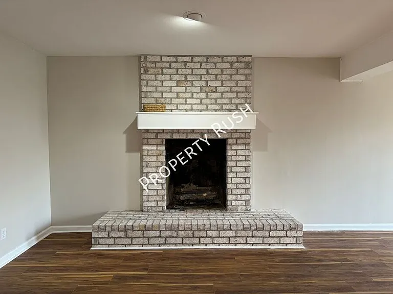 2945 Old Britain Cir — Photo 5