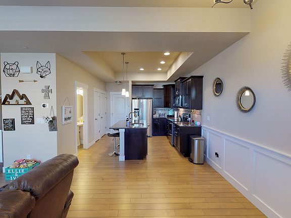D 8141-Wynstone-Drive-entry.jpg