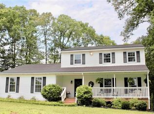 95 Ampthill Rd, Cartersville, VA 23027