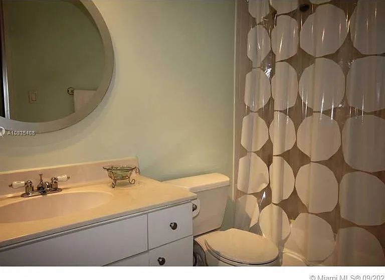 5161 Collins Ave #508 — Photo 17