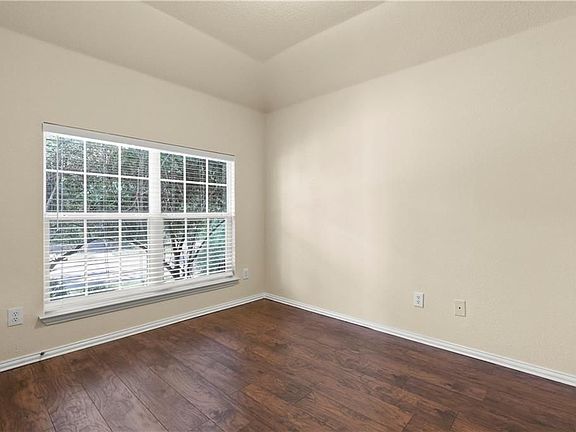 5th image of 1352 Kingston Pl