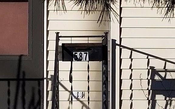 3rd image of 587 Mary St