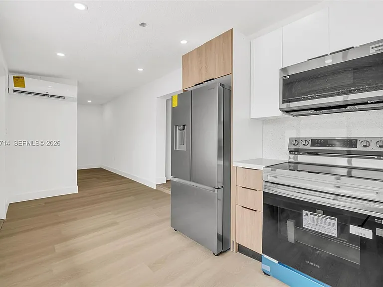 1611 NE 50th Ct #3 — Photo 5