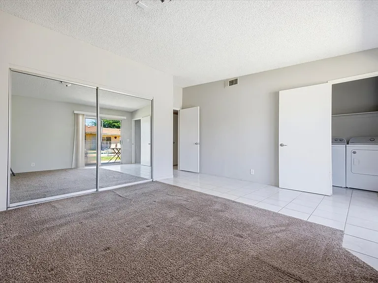 41995 Cambridge Avenue — Photo 32