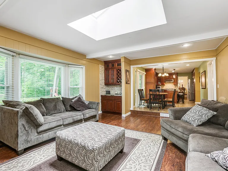 48124 Liberty Dr — Photo 15