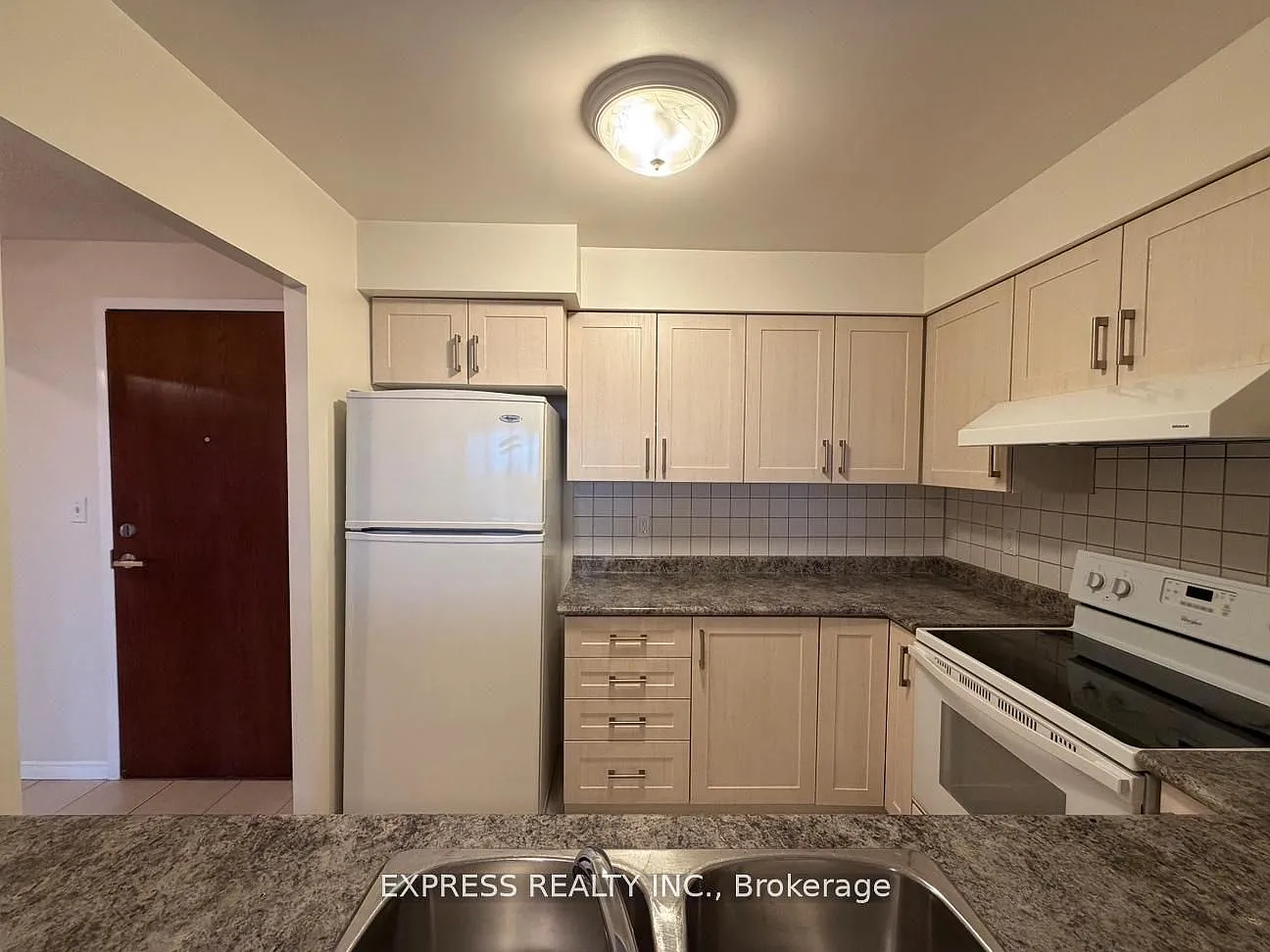 2 bed, $3,000 — Photo 3