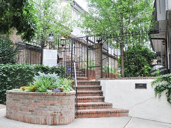 4th image of 690 N Pennsylvania St APT 10
