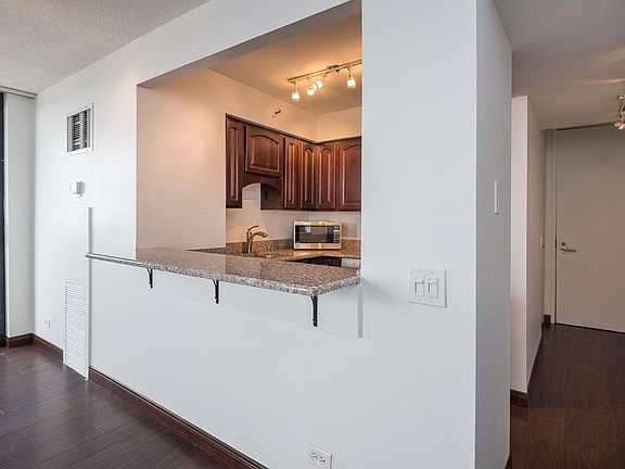 5th image of 3660 N Lake Shore Dr APT 2912
