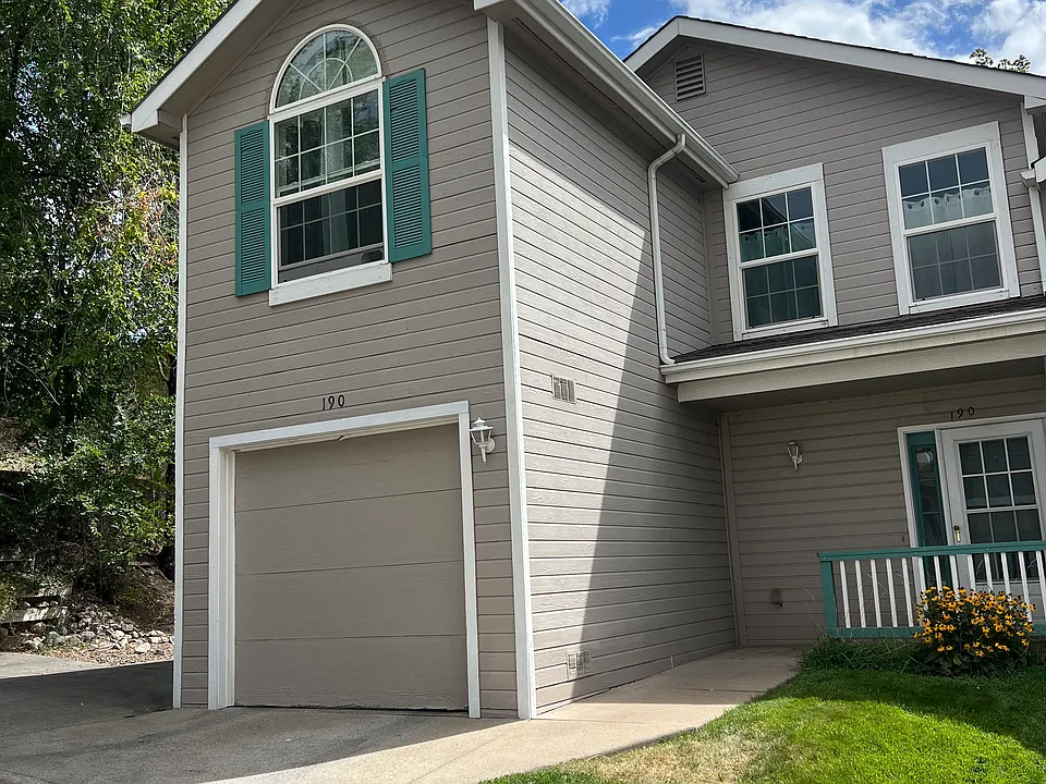 190 Orchard Dr