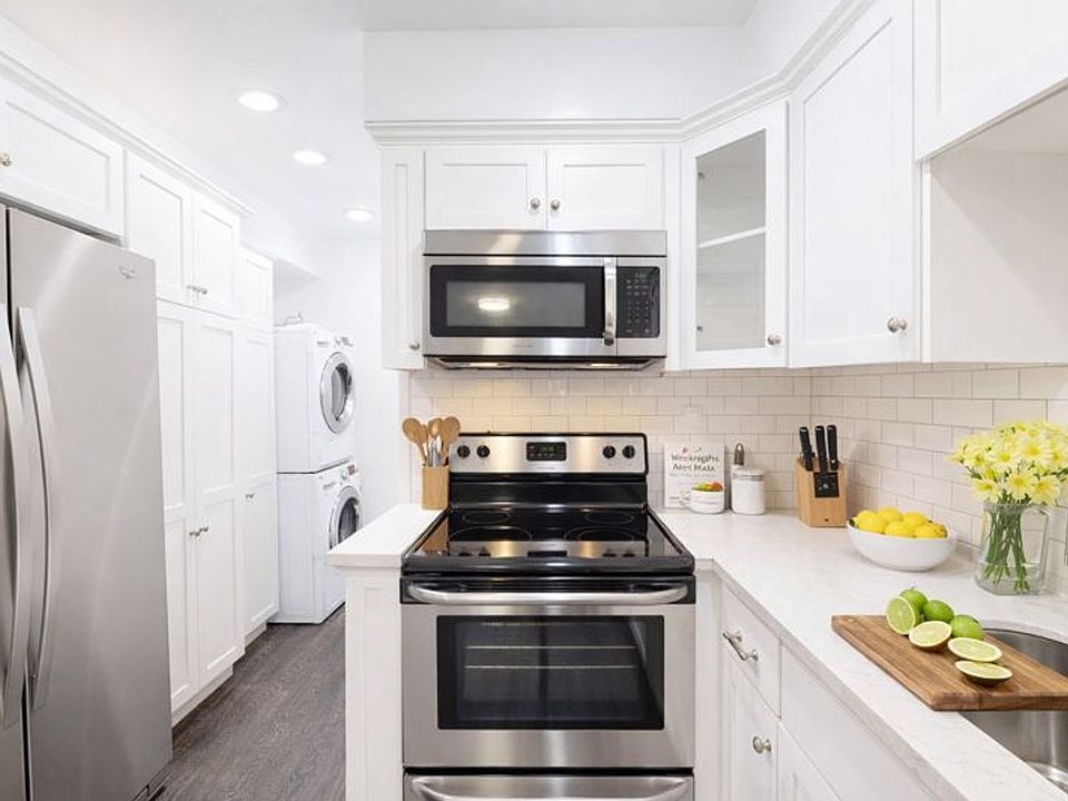 1st image of 526 N Orlando Ave #105