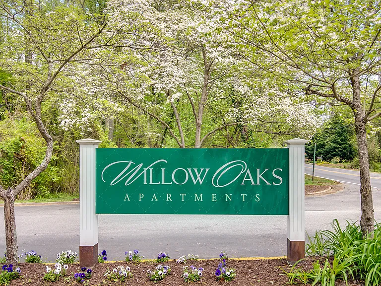 Willow Oaks Apartments — Photo 18