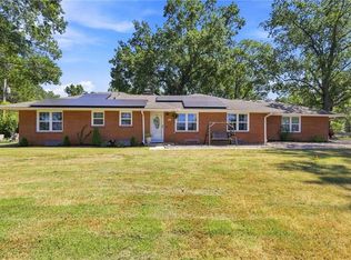 10921 Blue River Rd, Kansas City, MO 64131