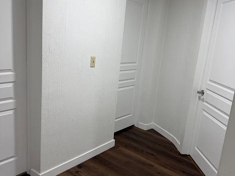 15 N 300 W — Photo 32