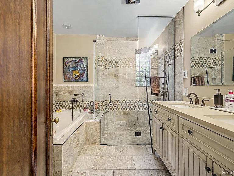 615 N Emerson St — Photo 23
