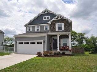 883 Cedar Grove Dr, Tipp City, OH 45371