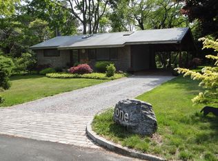1 Gegan Dr, Southampton, NY 11968