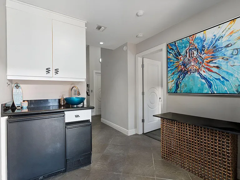 16 Portside Dr #16C — Photo 43