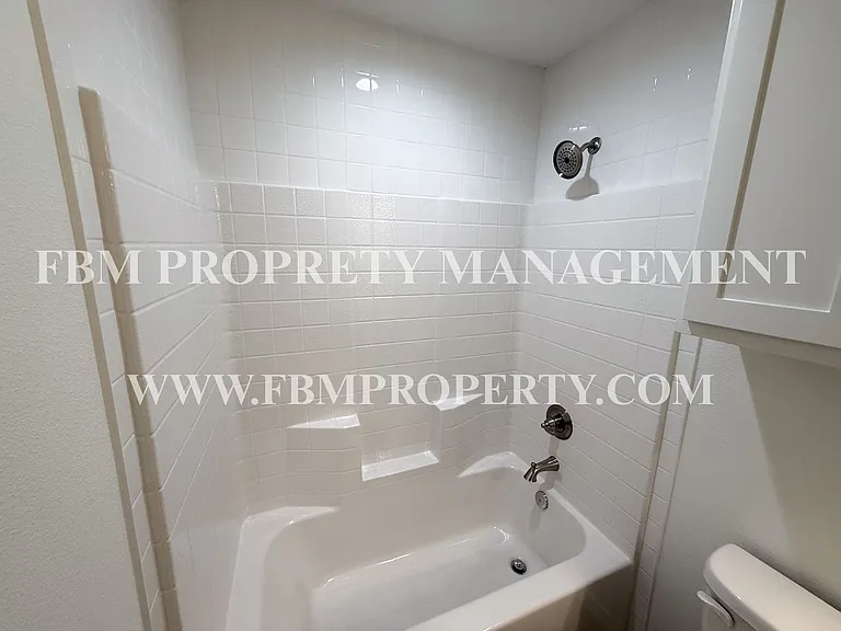 114 E Camden St - Brand New 2 Bedroom, 2 Bathroom Duplex Located in Rice, TX! — Photo 11