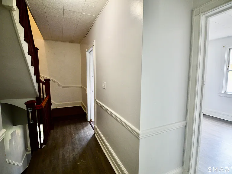407 East Ave — Photo 6