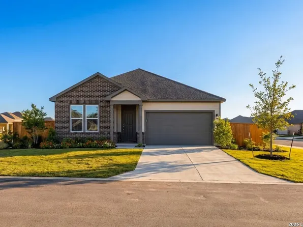 405 Jills Path, Seguin, TX 78155