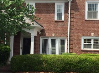 6000 Winding Bluff Ct, Louisville, KY 40207