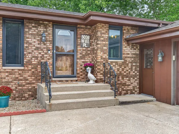 5038 W 87th Pl, Crown Point, IN 46307