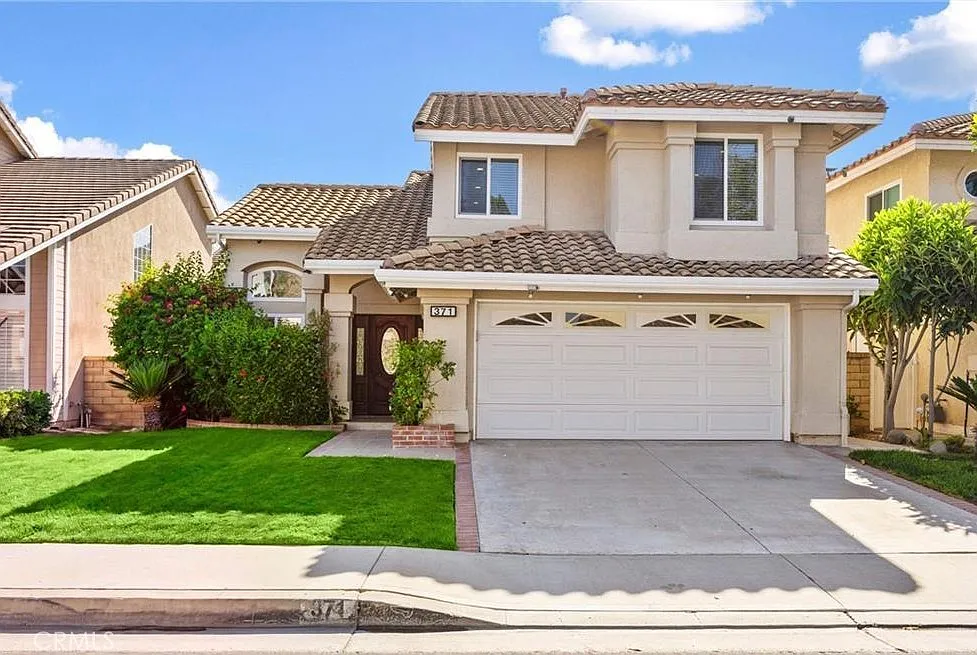 3 bed, 2.5 bath, 1754 sqft, $4,680 — Photo 1