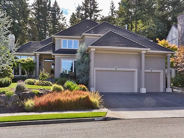 11510 SE Highland Loop photo 1