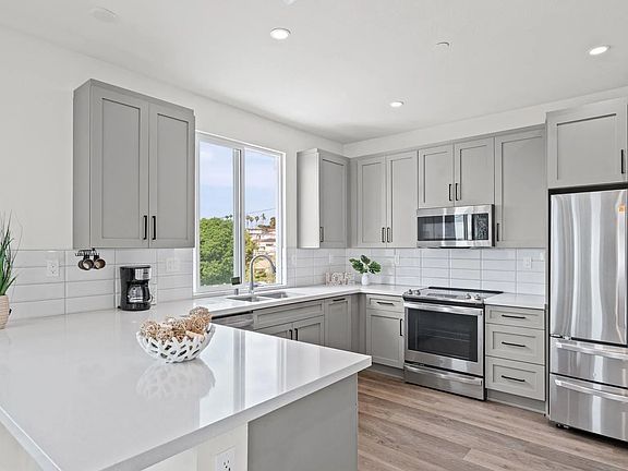 5th image of 5270 San Bernardo Ter