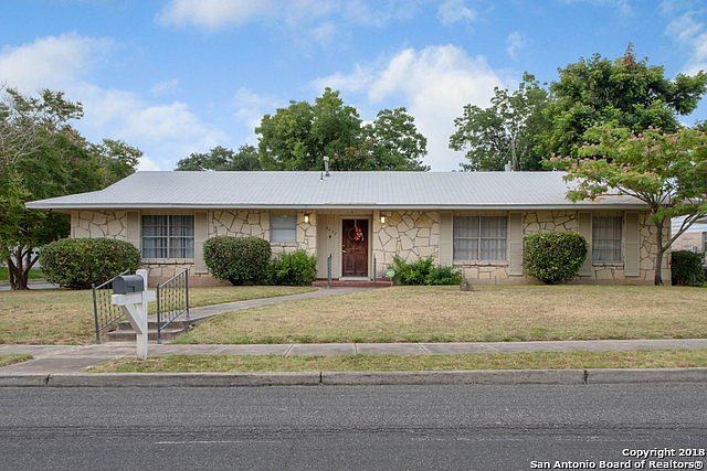 1st image of 3458 Chateau Dr