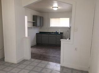 1211 1/2 S 14th St, Pekin, IL