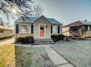 9213 W Schlinger Ave, West Allis, WI 53214