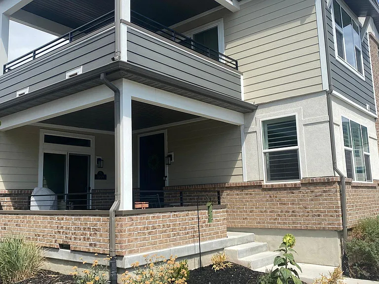 1159 W Jackson Ave — Photo 1