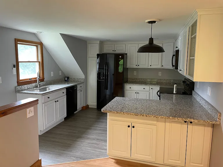 Old Mountain Rd — Photo 1