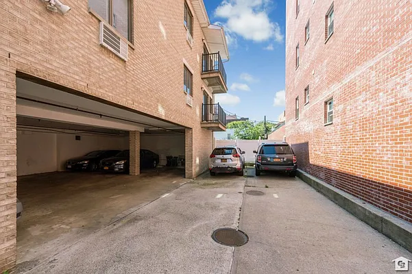 Sold by Coldwell Banker Reliable Real Estate | media 10