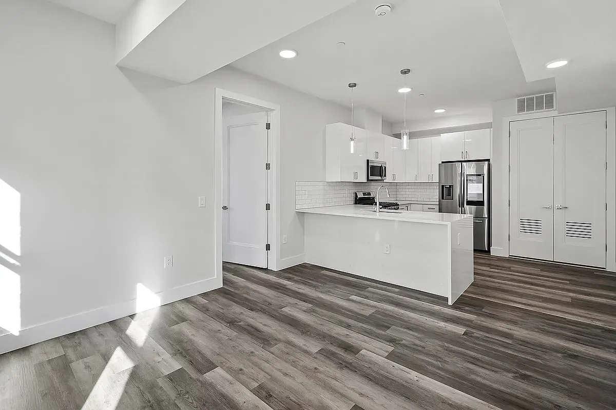 Hudson Heights — Photo 1
