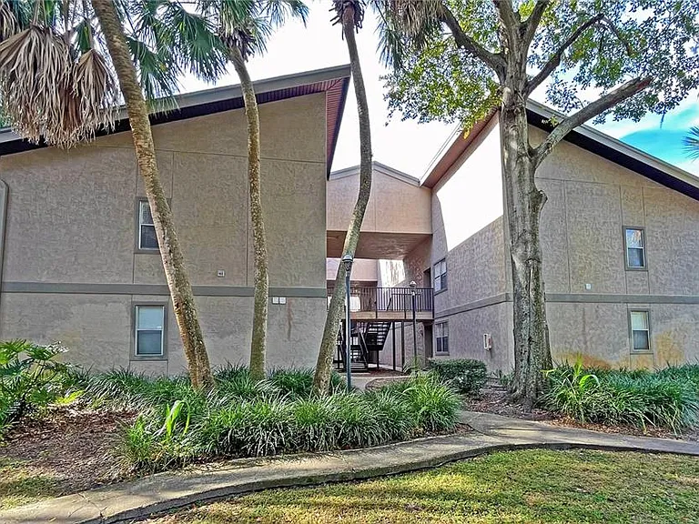 4207 Winding Moss Trl #208 — Photo 1