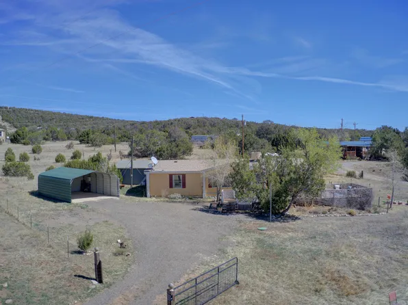 3 Glacier Ln, Edgewood, NM 87015