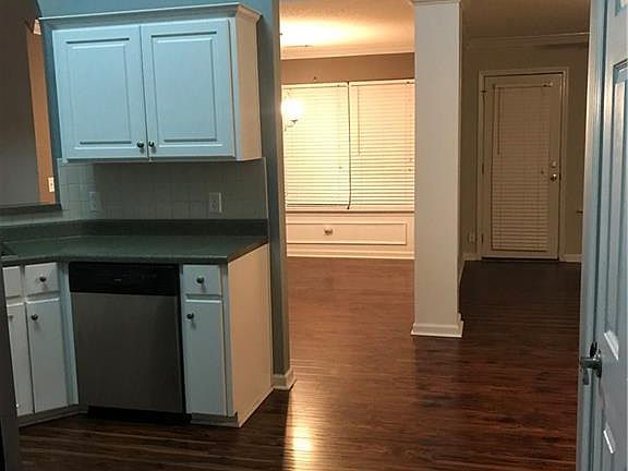 4th image of 18 Dunnoman Dr