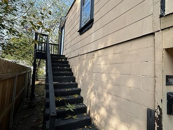 5th image of 710 N Maplewood Ave